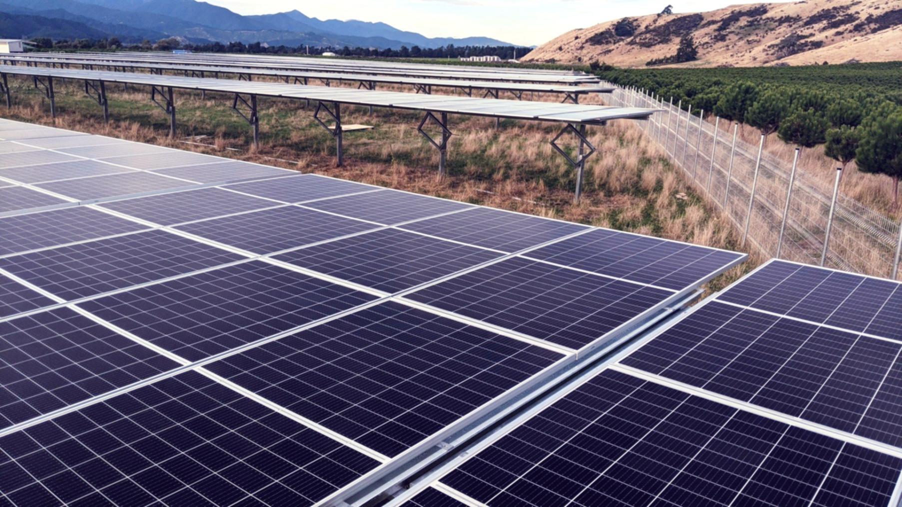 エネルギー産業の現場で働く専門家